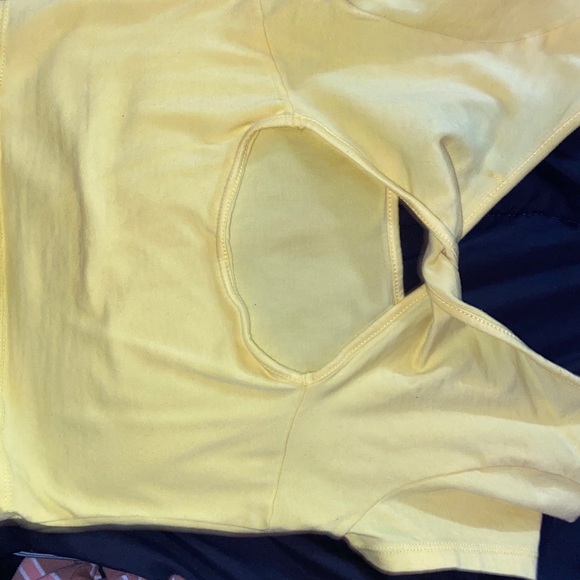 Yellow twisted back crop top - Picture 2 of 4